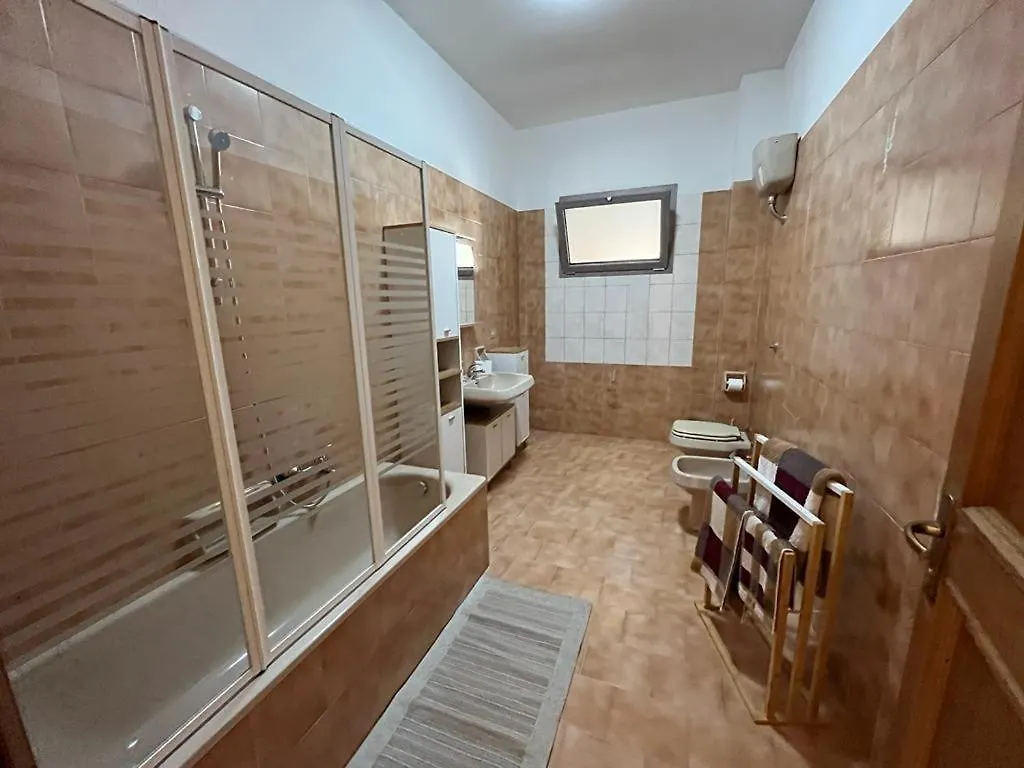 Baboe Affittacamere Iun F1037 Torre Grande Guest house
