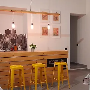 https://neapolitan-flat-bb.hotels-amalfi.com